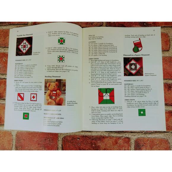 Folded Fabric Fun - Vtg 1990 Crafting Ornaments Potholders Pillows‎ Purses Totes - Picture 4 of 8